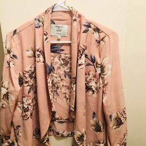 Women cropped floral blazer